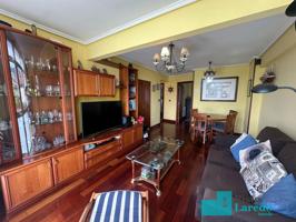 Piso en venta en Laredo photo 0