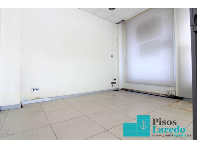 Local comercial en venta en Laredo photo 0