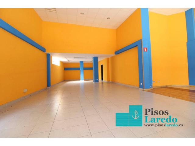 Local comercial en venta en Laredo photo 0