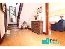 Chalet en venta en Laredo photo 0