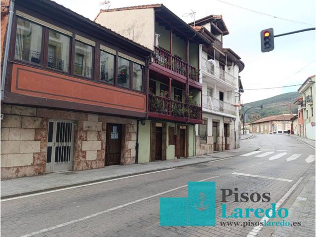 OCASIÓN CASA CON TERRENO EN EL CENTRO DE AMPUERO photo 0