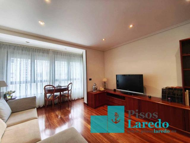 Piso de tres habitaciones en el centro de Laredo!!! photo 0