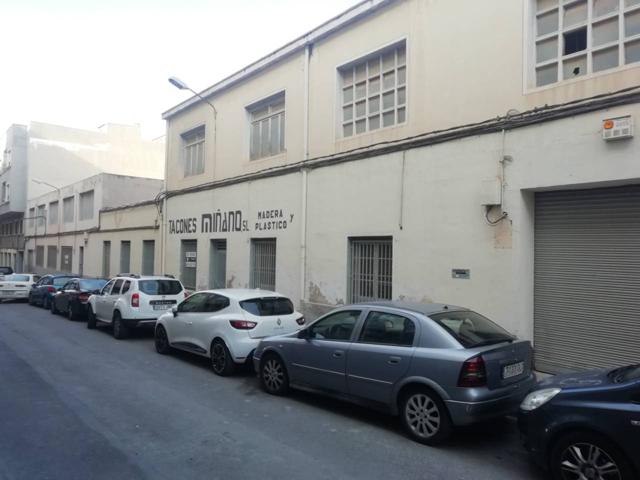 Nave comercial en venta en Elda photo 0