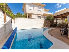 EXCLUSIVA VIVIENDA CON SOTANO DE ENSUEÑO Y PISCINA CLIMATIZADA. photo 0