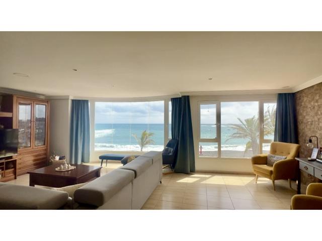 Estupendo Apartamento en Primera Línea de Playa photo 0