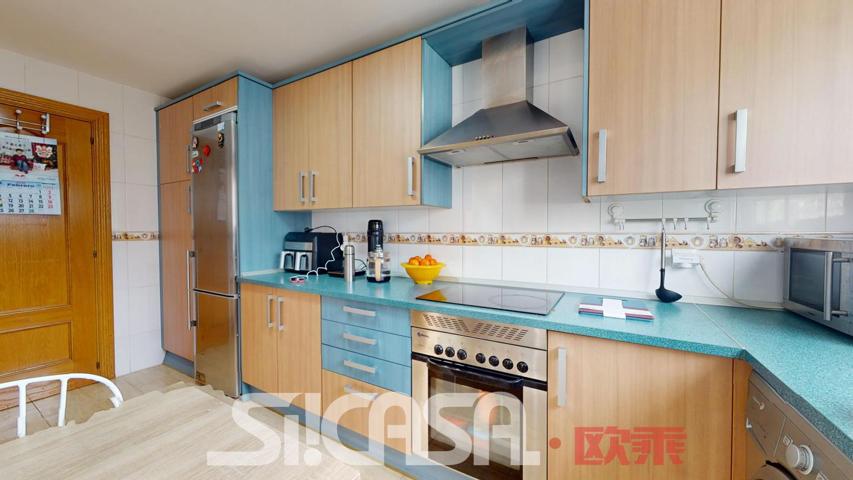 Adosado en venta en Illescas de 262 m2 photo 0