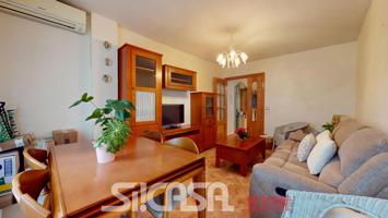 Piso en venta en Parla de 102 m2 photo 0