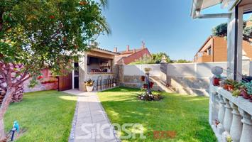 Adosado en venta en Parla de 202 m2 photo 0
