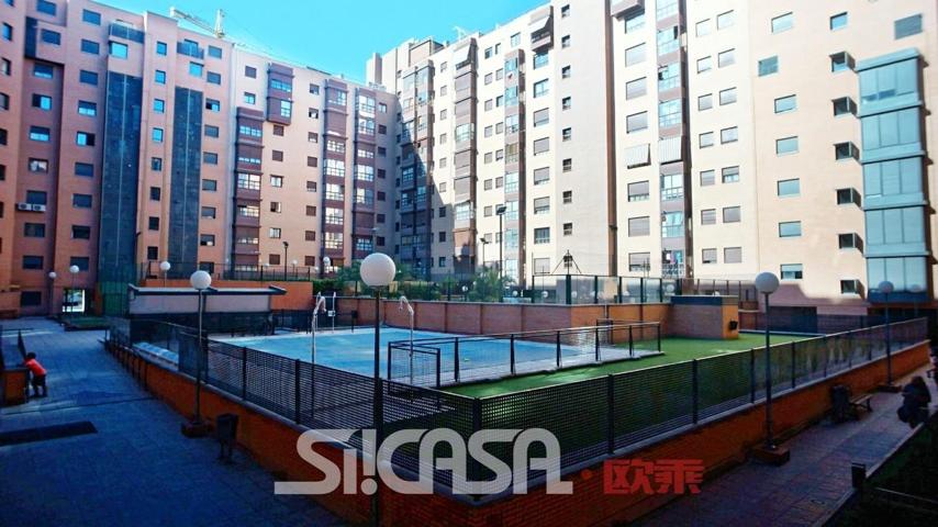 Piso en venta en Madrid de 108 m2 photo 0