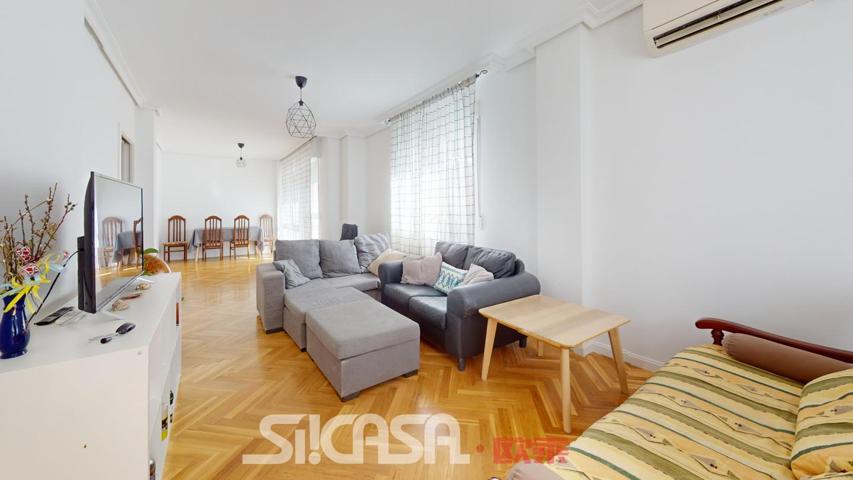 Pareado en venta en Torrejón de la Calzada de 242 m2 photo 0