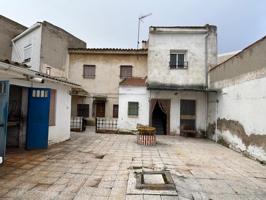 Casa - Chalet en venta en Cedillo del Condado de 385 m2 photo 0