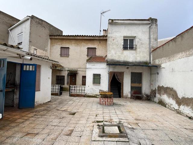 Casa - Chalet en venta en Cedillo del Condado de 385 m2 photo 0