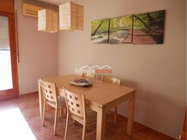 SE VENDE PRECIOSA CASA ADOSADA DE 165M2 CON PATIO Y GARAJE PARA 2 COCHES EN VALLMOLL. CÉNTRICA Y MUY SOLEADA. photo 0