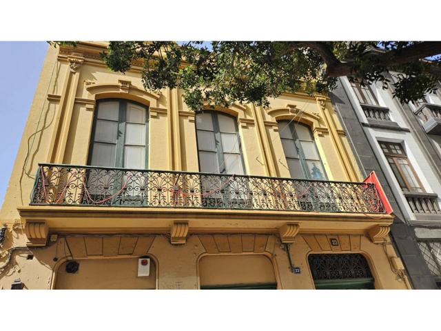 Edificio a la venta en el centro de Santa Cruz photo 0
