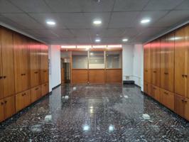Oficina a la venta con PROYECTO DE VIABILIDAD DE CAMBIO DE USO a vivienda photo 0