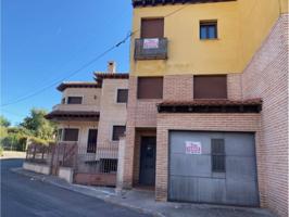 SE VENDE CHALET ADOSADO EN SAN PABLO DE LOS MONTES photo 0