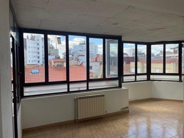 Piso en venta en León de 143 m2 photo 0