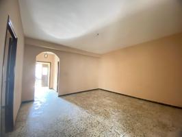 Vivienda en planta baja con garaje privado en Los Barrios photo 0