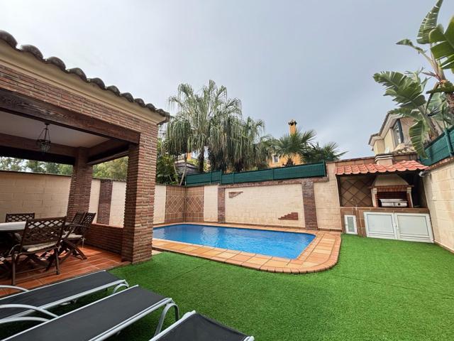 ¡ESPECTACULAR CHALET EN LOS PINOS! photo 0