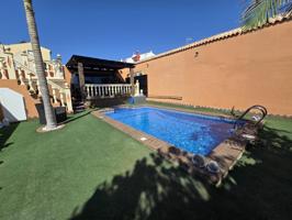 Unifamiliar Pareada En alquiler en San García, Algeciras photo 0