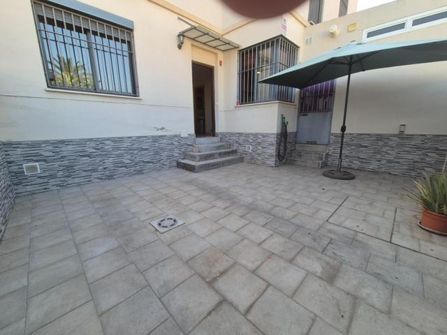 Magnifico chalet adosado de alquiler ó venta en Castilleja de la Cuesta!! photo 0