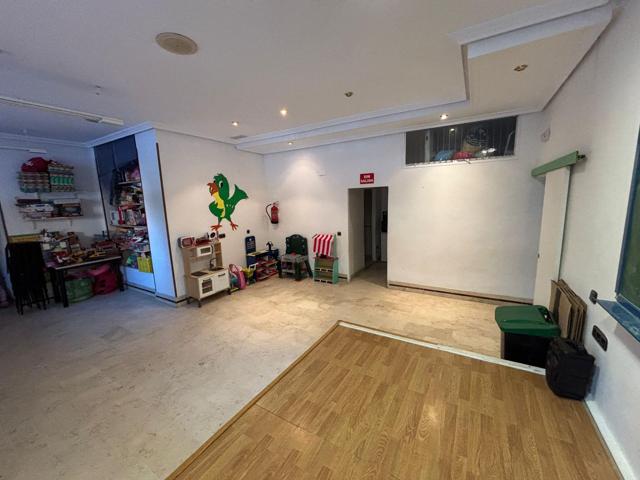 ¡¡ Tu próximo éxito empieza aquí: 97m² con mil posibilidades en Calle Hespérides !! photo 0