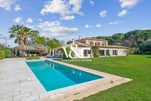 Casa única en Pals ( Baix Epordà) con Licencia turística photo 0