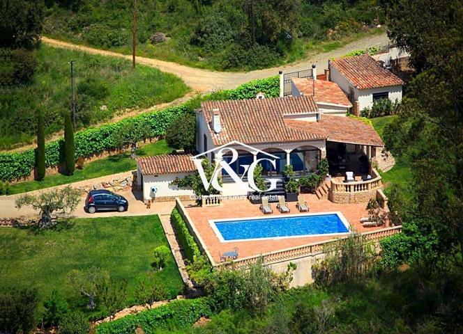 Casa con increibles vistas a la montaña del Quermany en Pals (Costa Brava) photo 0