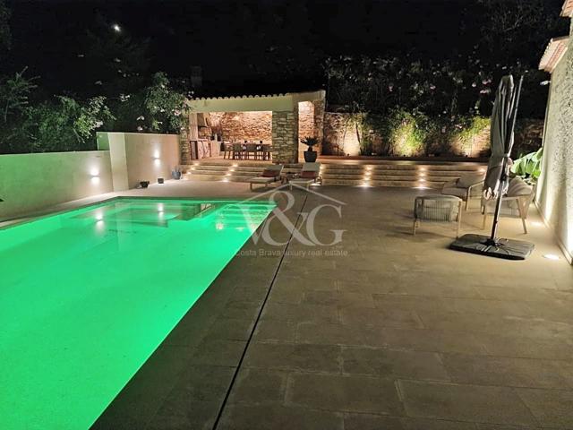 Casa unifamiliar en Begur con jardin y piscina climatizada. photo 0