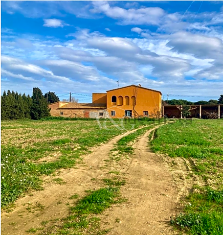 Casa rústica en Pals con bonitas vistas despejadas al Baix Empordà. photo 0