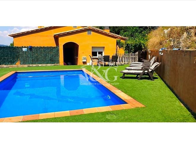 Casa en venta en Begur , zona residencial photo 0