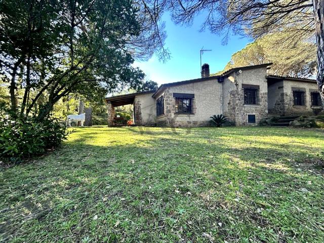 Casa rústica de piedra en plena naturaleza en Solius (Baix Empordà) photo 0