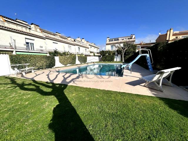 Casa - Chalet en venta en Palafrugell de 247 m2 photo 0