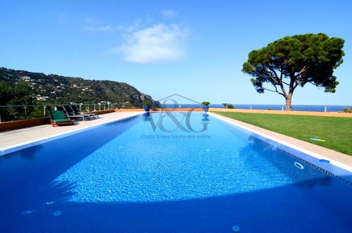 Exclusiva villa en Aiguablava con vistas espectaculares al mar (Begur) photo 0
