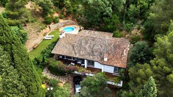 Bonita casa en Tossa de Mar con jardin y piscina privada. photo 0