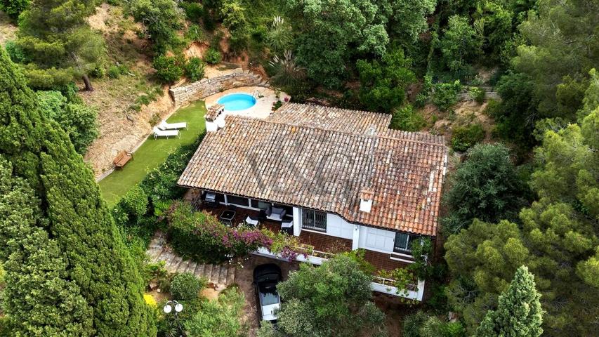 Bonita casa en Tossa de Mar con jardin y piscina privada. photo 0