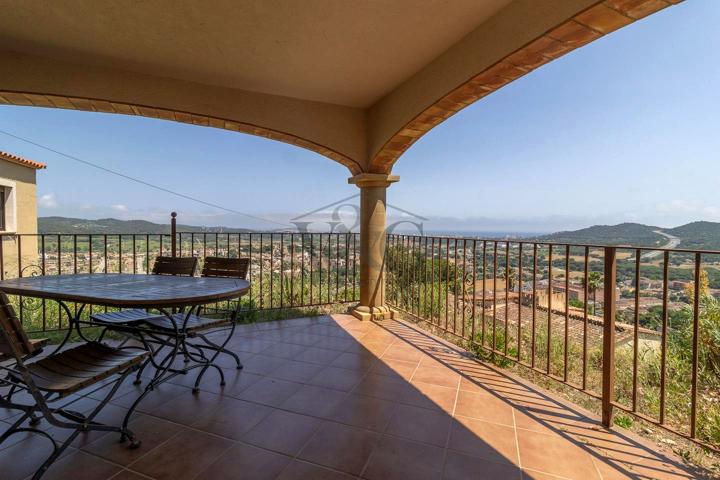 Casa en Calonge con vistas espectaculares al mar y licéncia turística photo 0