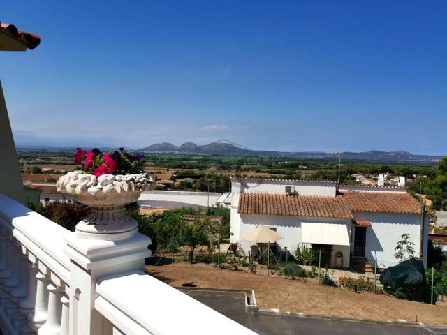 Casa en una sola planta con vistas increibles a mar y montaña. photo 0