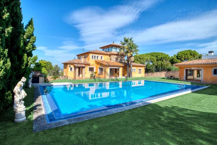 Casa Exclusiva en La Escala , vistas al mar. photo 0