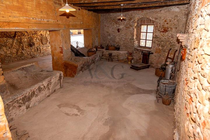 Masia de piedra en Baix Empordà photo 0