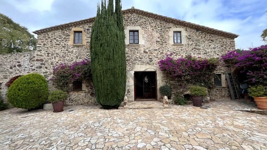 Exclusiva Masia en Vall.llobrega (Baix Empordà) photo 0