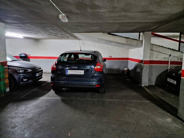 SE ALQUILA PLAZA DE PARKING DOBLE EN CALLE IRLANDA-RAMBLA SAN SEBASTIAN photo 0