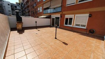 PISO CON TERRAZA EN VENTA photo 0