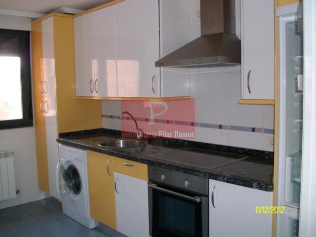 Duplex de 85m². utiles y 104 construidos 3 habitaciones,cocina totalmente equipada, ascensor, garaje y trastero. Habitacion en planta baja. photo 0