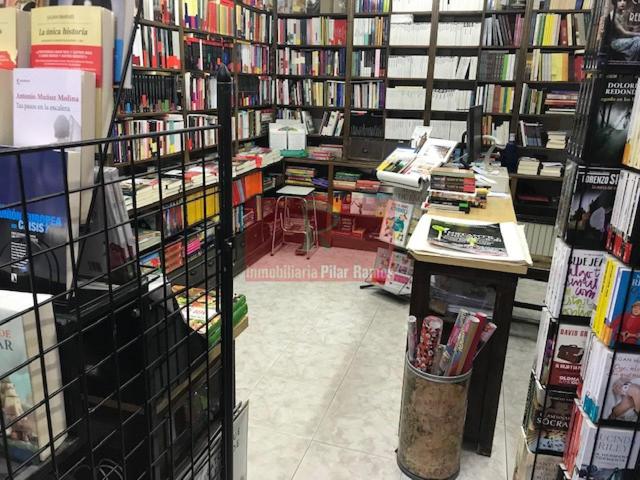 LIBRERÍA EN TRASPASO, EN EL CENTRO DE LEÓN. photo 0