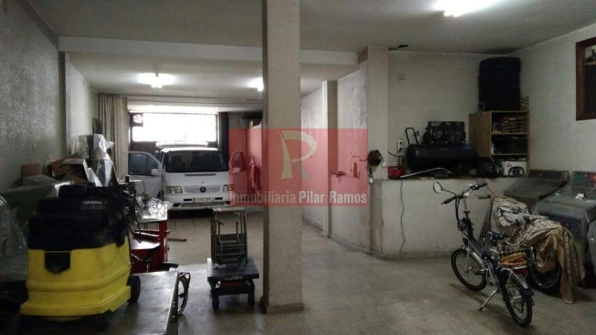 Local en San Andrés del Rabanedo de 160m², oficina de 8m² y con baño. Salida a dos calles. Gastos de Comunidad: 19€ mensuales. photo 0