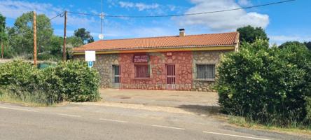 vende bar- restaurante de 210m con licencia en vigor. Superficie contruida de 388m. Parcela de 955m, al lado del negocio hay una casa de do photo 0