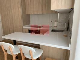 Precioso apartamento totalmente amueblado en el centro de Leo, 40m , un dormitorio con armario y terraza, baño con ducha, calefaccion aerot photo 0