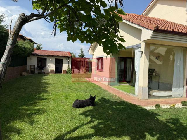 Precioso chalet en Villaobispo de 250m con 4 dormitorios, habitacion en planta baja, con parcela de 520m, y casa auxiliar de 20m. Para entra photo 0
