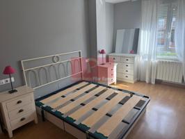 Apartamento muy amplio de 86m utiles, con ascensor, garaje y trastero. Amueblado en San Andres. Todo exterior. photo 0